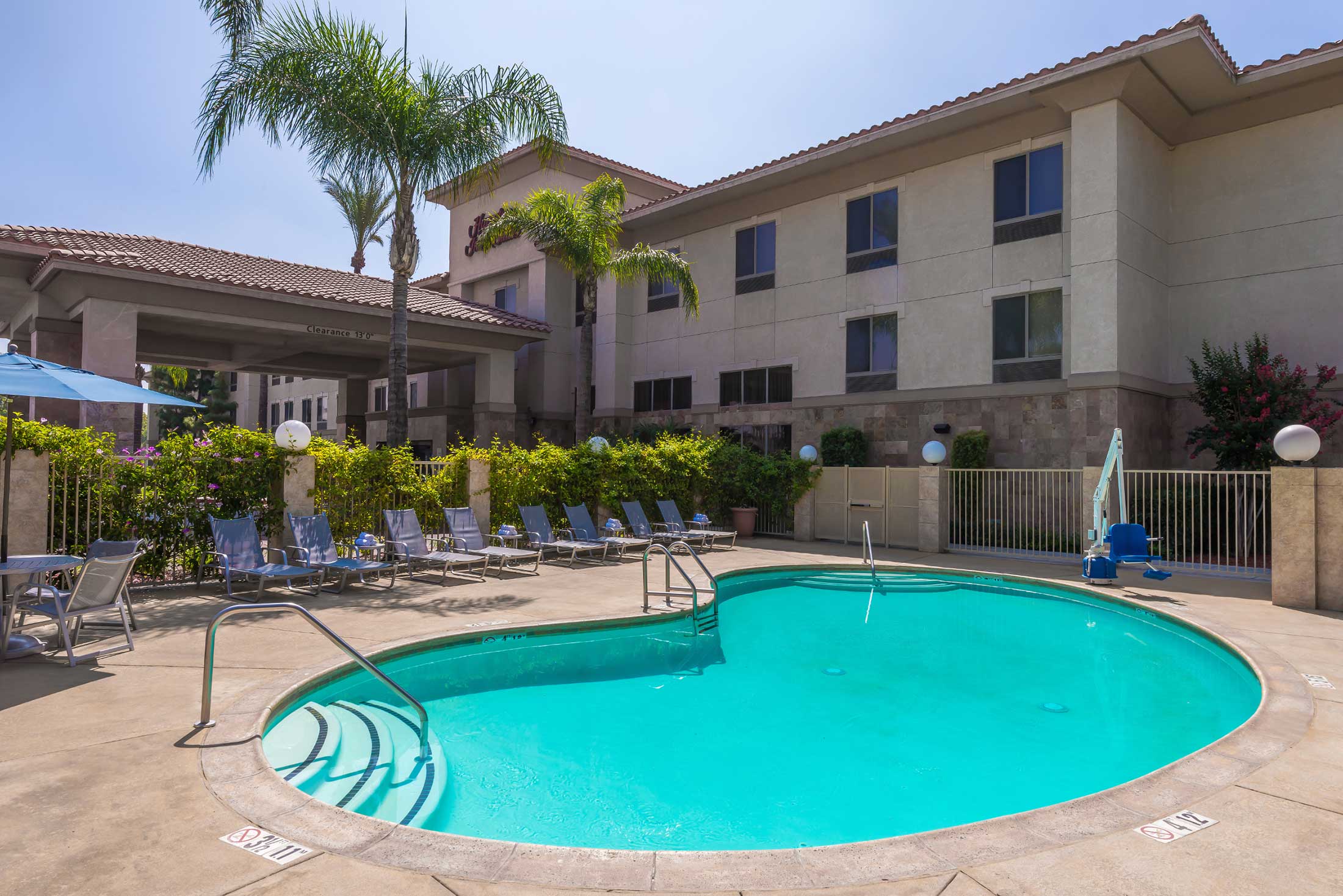 Hampton Inn & Suites Ontario