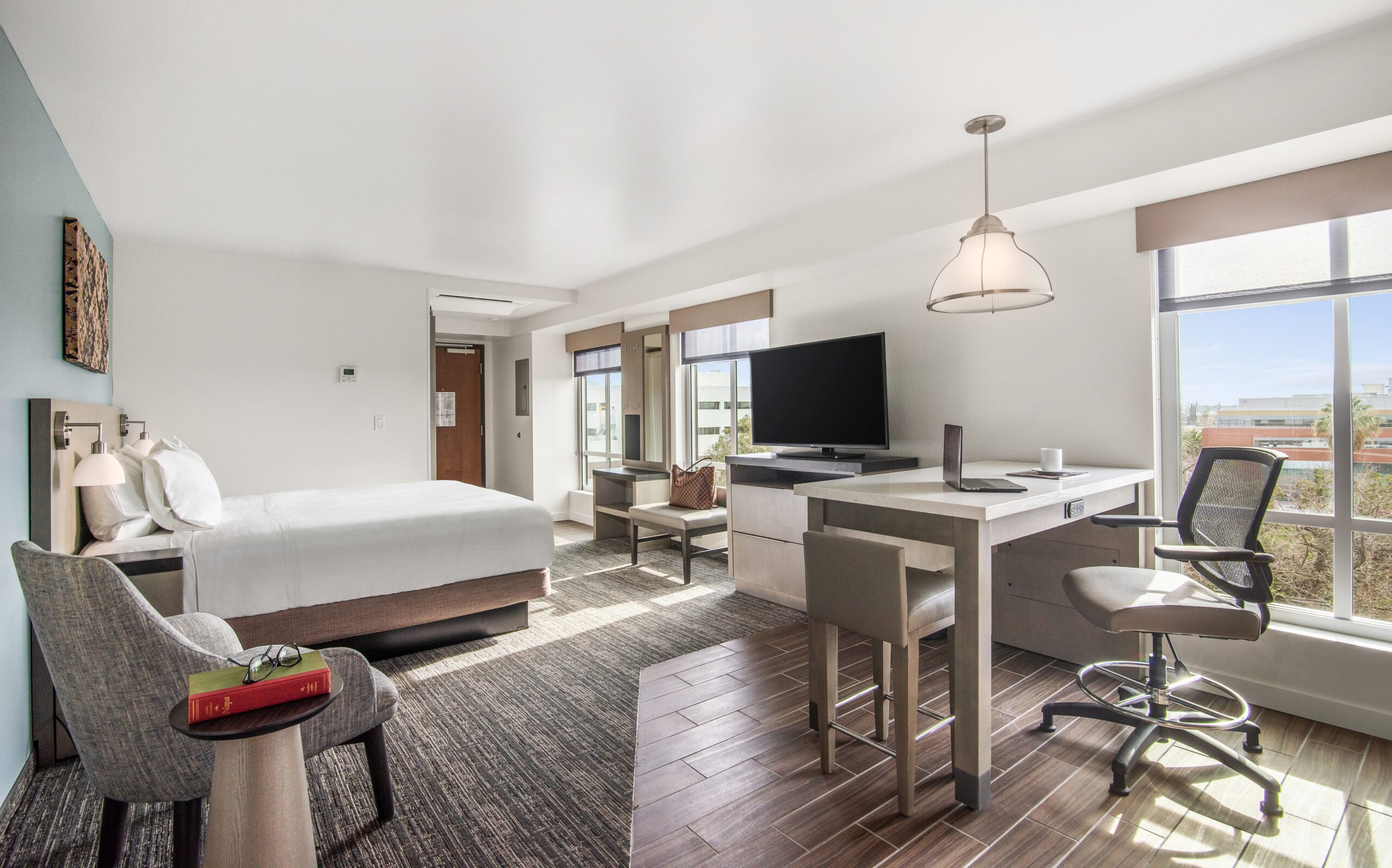 Hyatt House Sacramento Suite With A City View
